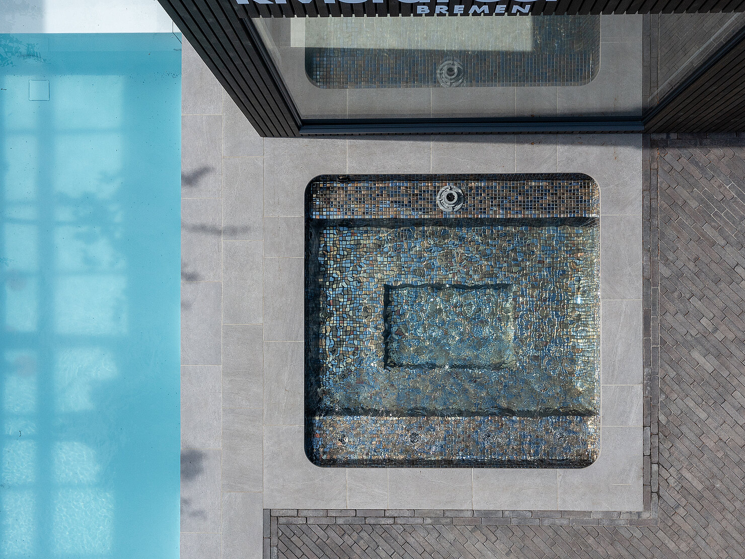 	CSIDE 21 am Glas-Poolhaus, kompakte Lösung für Stadtgärten in Bremen, Bremerhaven & Oldenburg
